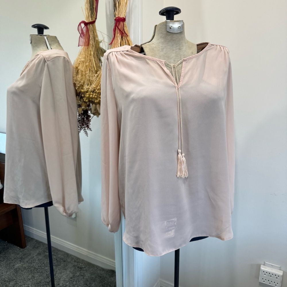 Light Pink Women’s Long-Sleeve Tassel V-Neck Blouse